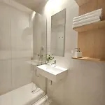 Private Seaside Room-walk To Downtown Apartamento