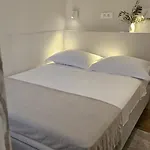 Private Seaside Room-walk To Downtown Apartamento