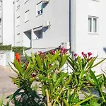 Private Seaside Room-walk To Downtown Apartamento *