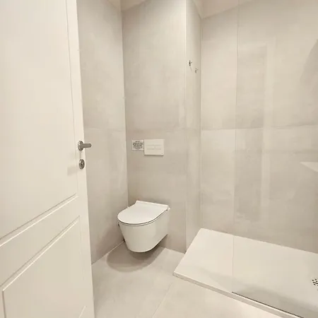 Private Seaside Room-walk To Downtown Appartement *