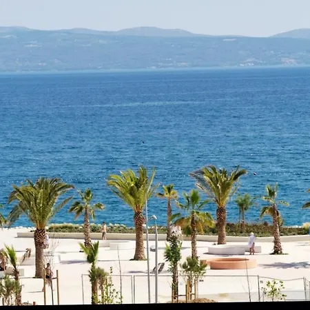 Private Seaside Room-walk To Downtown Appartement *