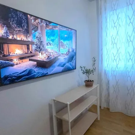 Private Seaside Room-walk To Downtown Appartement