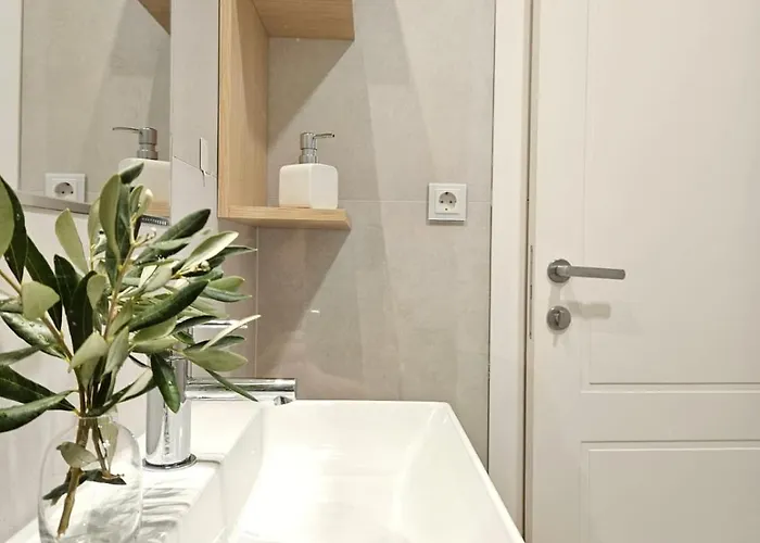 Private Seaside Room-walk To Downtown Appartement *