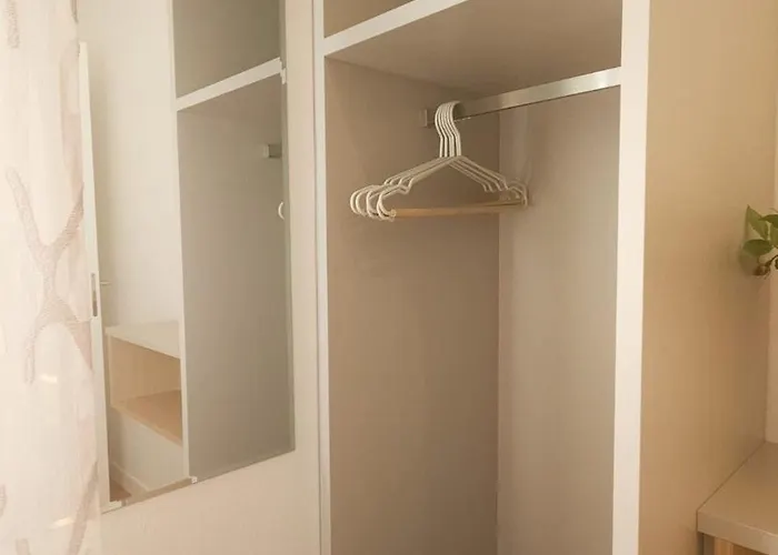 Apartment Private Seaside Room-walk To Downtown *